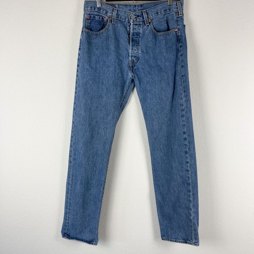 Levis 501 Straight Jeans Mens 32x30 Blue Button Fly Medium Wash Cotton Casual‎